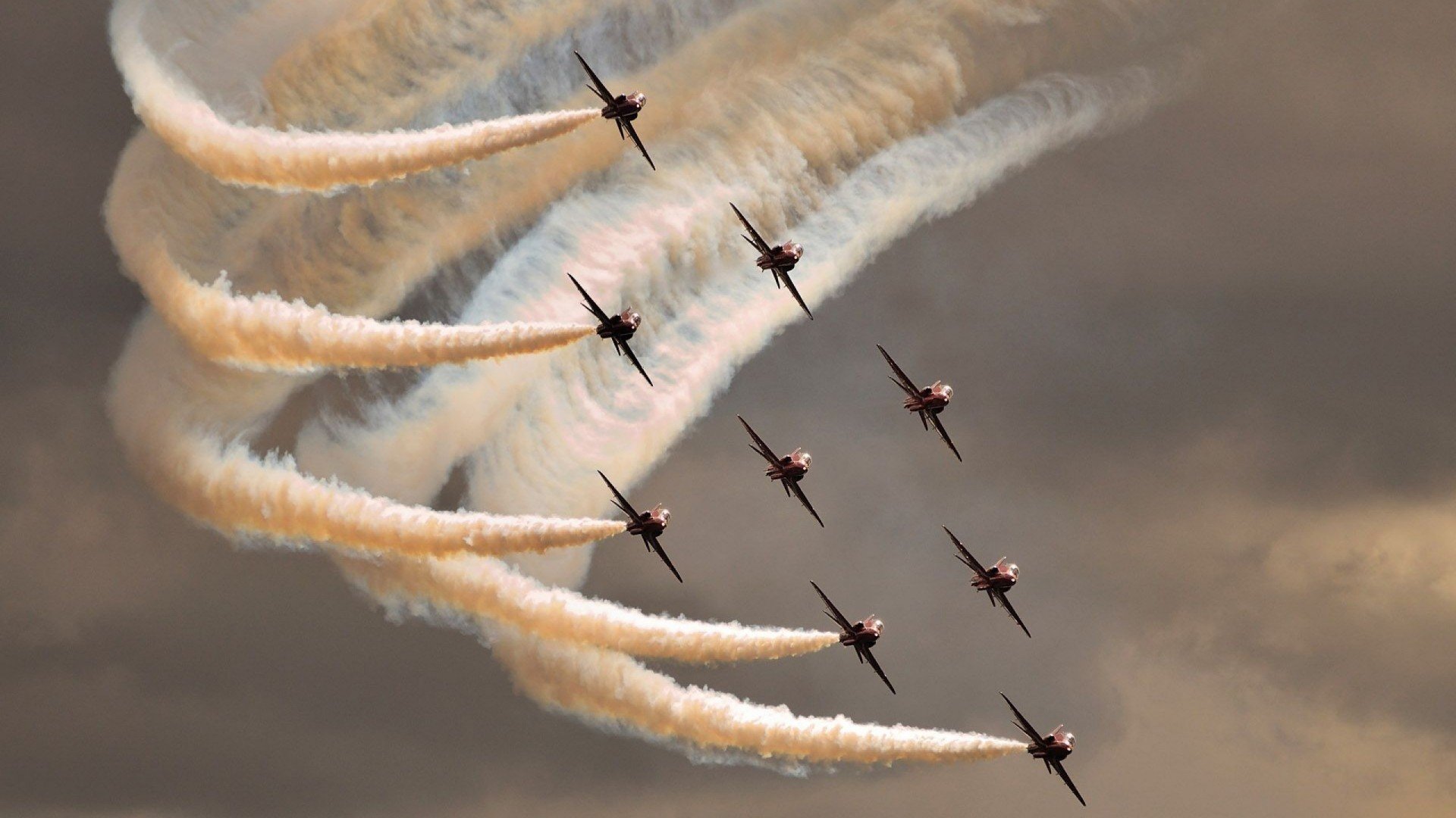 英超赛程密集下轮换策略与伤病防控关联研究,2021英超规则