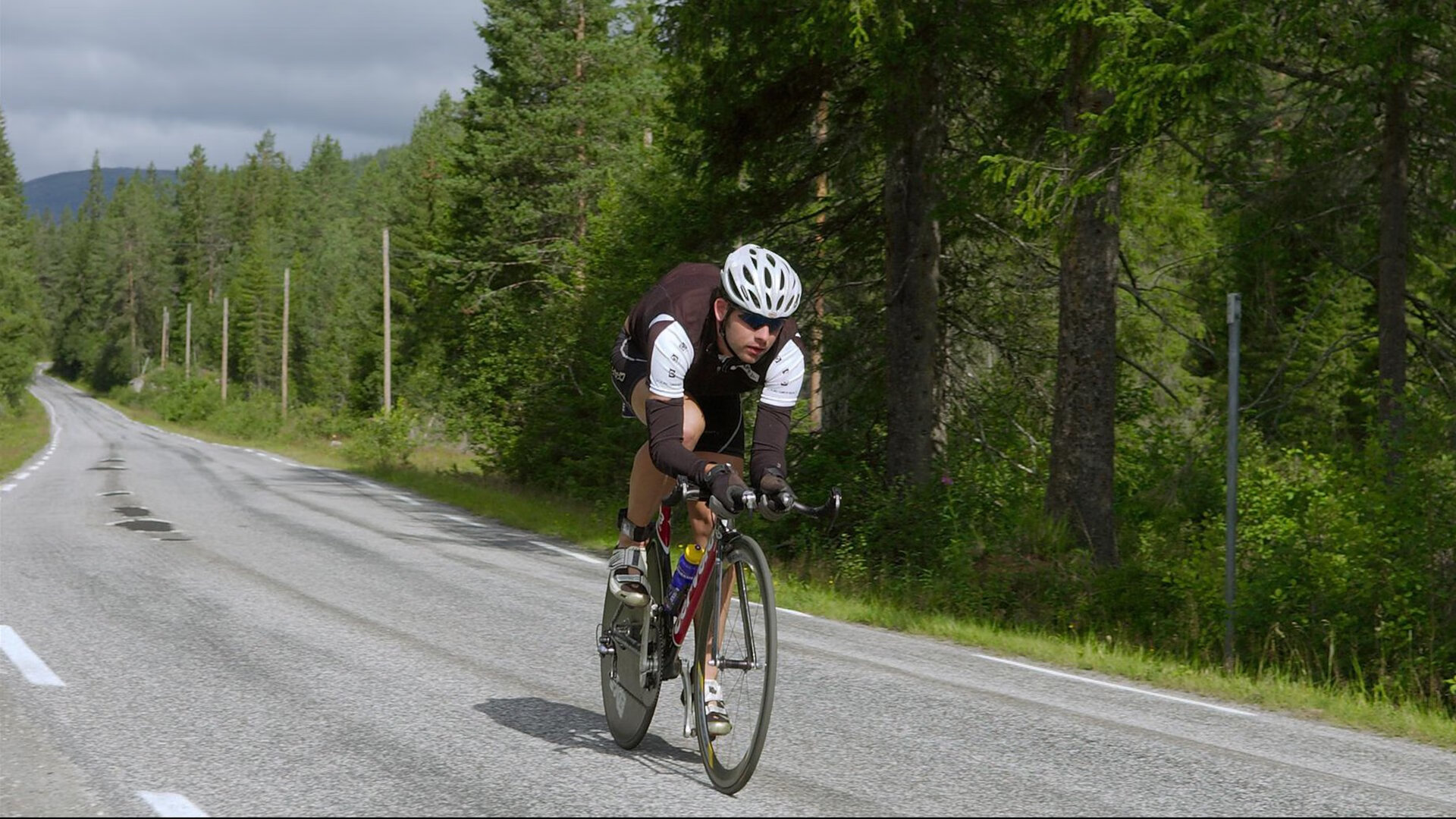 全球马拉松赛事持续升温，参赛人数不断增加，全球马拉松比赛